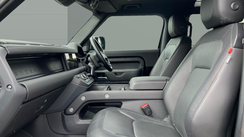 Land Rover Defender 2.0 P300 X-Dynamic SE 90 3dr Auto Petrol Estate